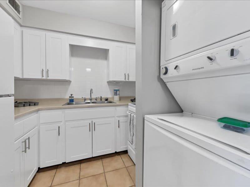 タンパDesigned And Cozy 1Br With Parking Near Storesアパートメント エクステリア 写真